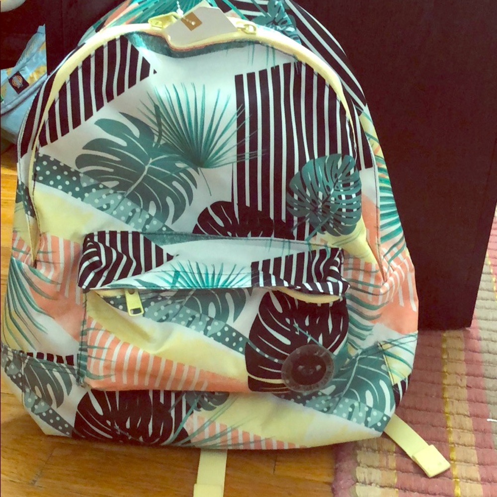 Brand new Roxy brand packbag